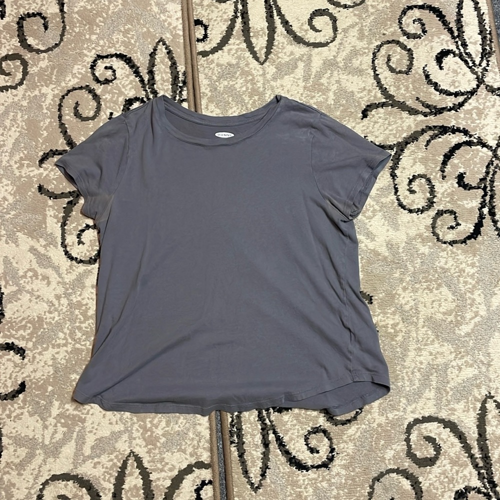 Old Navy, Basic gray tee